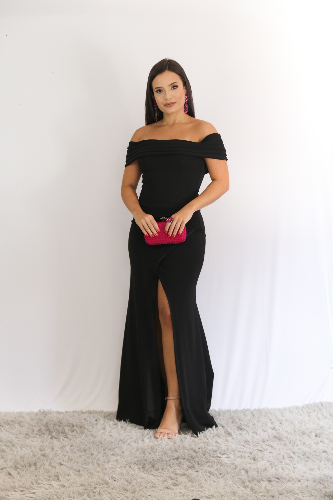 Vestido Preto Ombro a Ombro Fenda