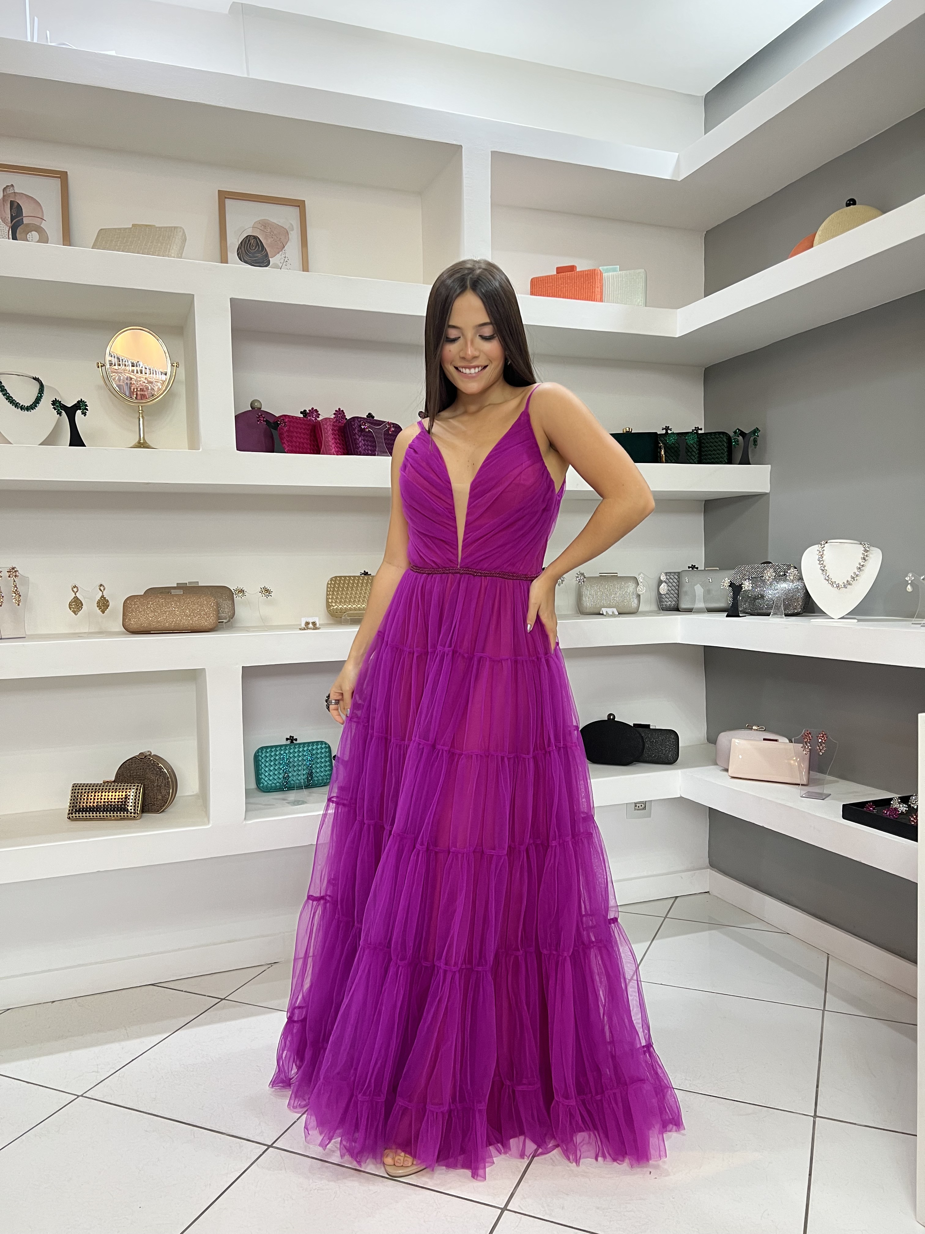 Vestido de Tule Fucsia com Detalhe Bordado na Cintura