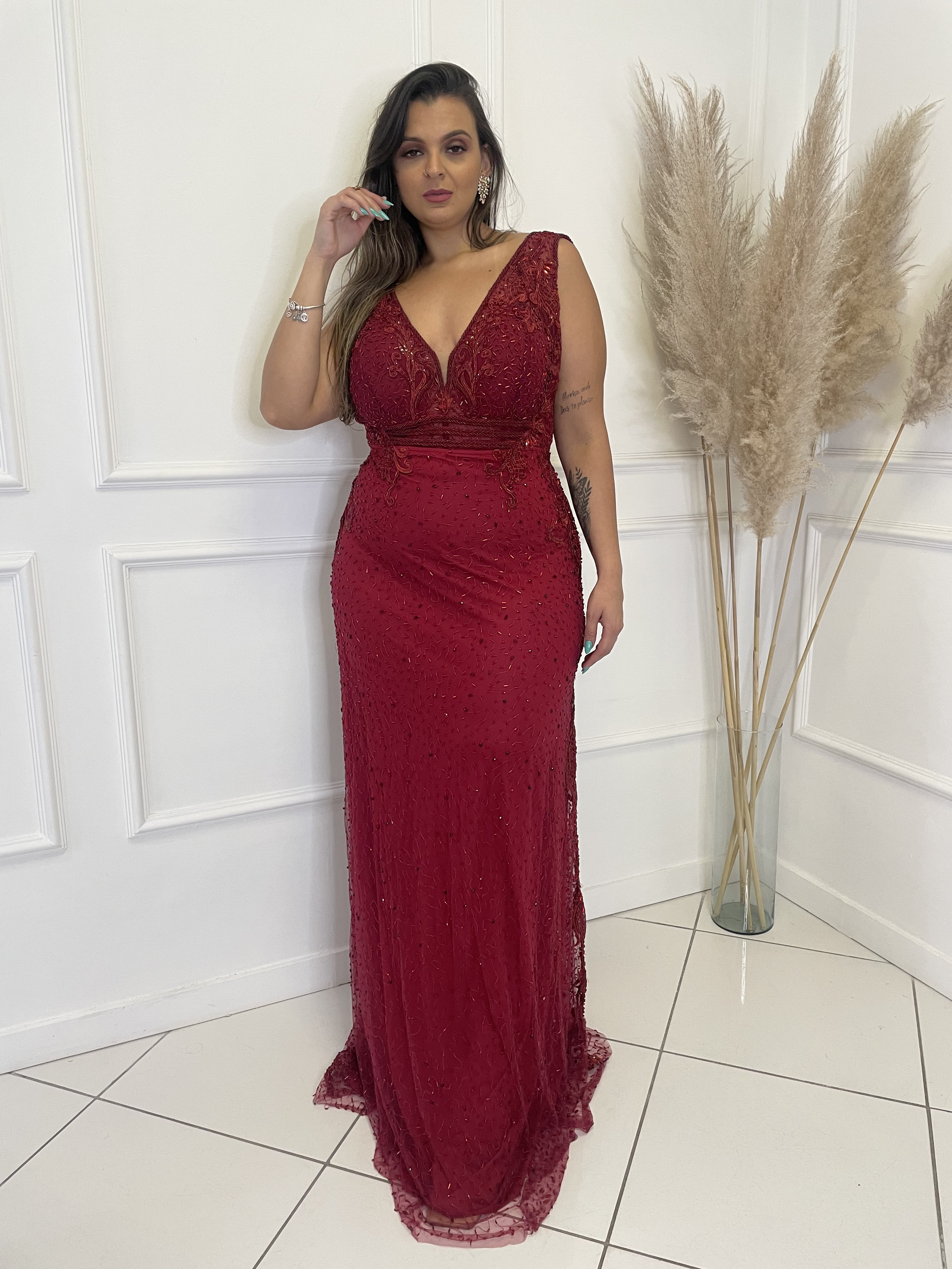 Vestido Marsala Bordado Renda Lateral