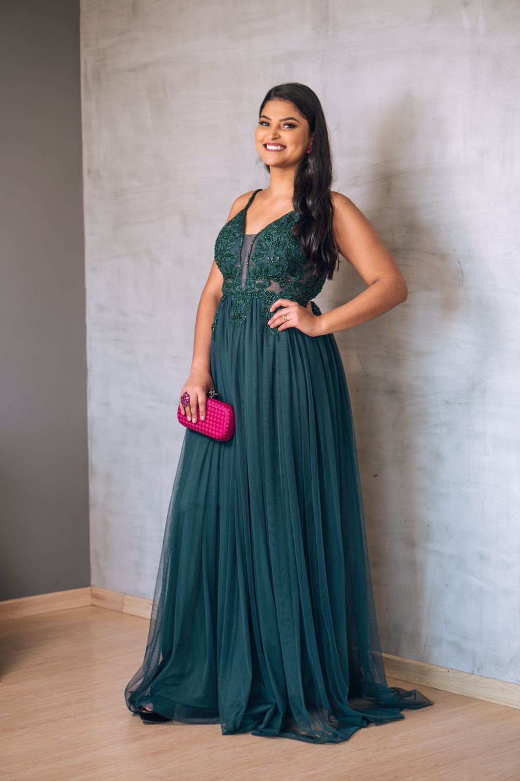 Vestido Verde Fluido em Tule e Bordado