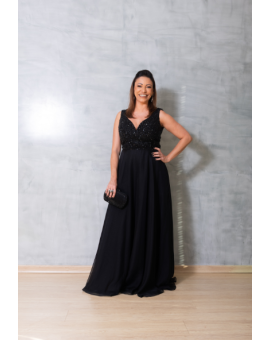 Vestido Preto Bordado no Busto