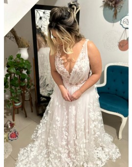 Vestido Off White com Flores em 3D