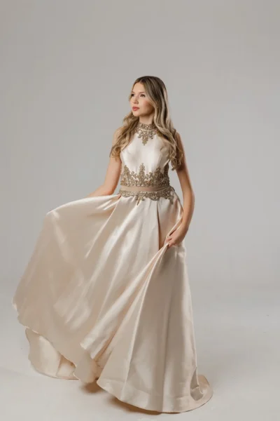 Vestido Nude Princesa Bordado Coroa
