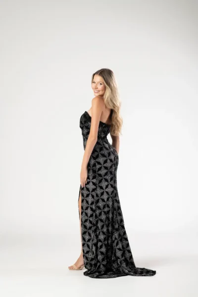 Vestido Preto Veludo Bordado Estrela - Imagem 3