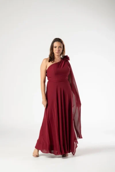 Vestido Marsala Ombro Único Broche Flor - Imagem 2
