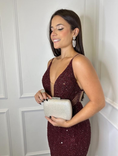 Vestido Marsala Bordado com Fenda - Imagem 3
