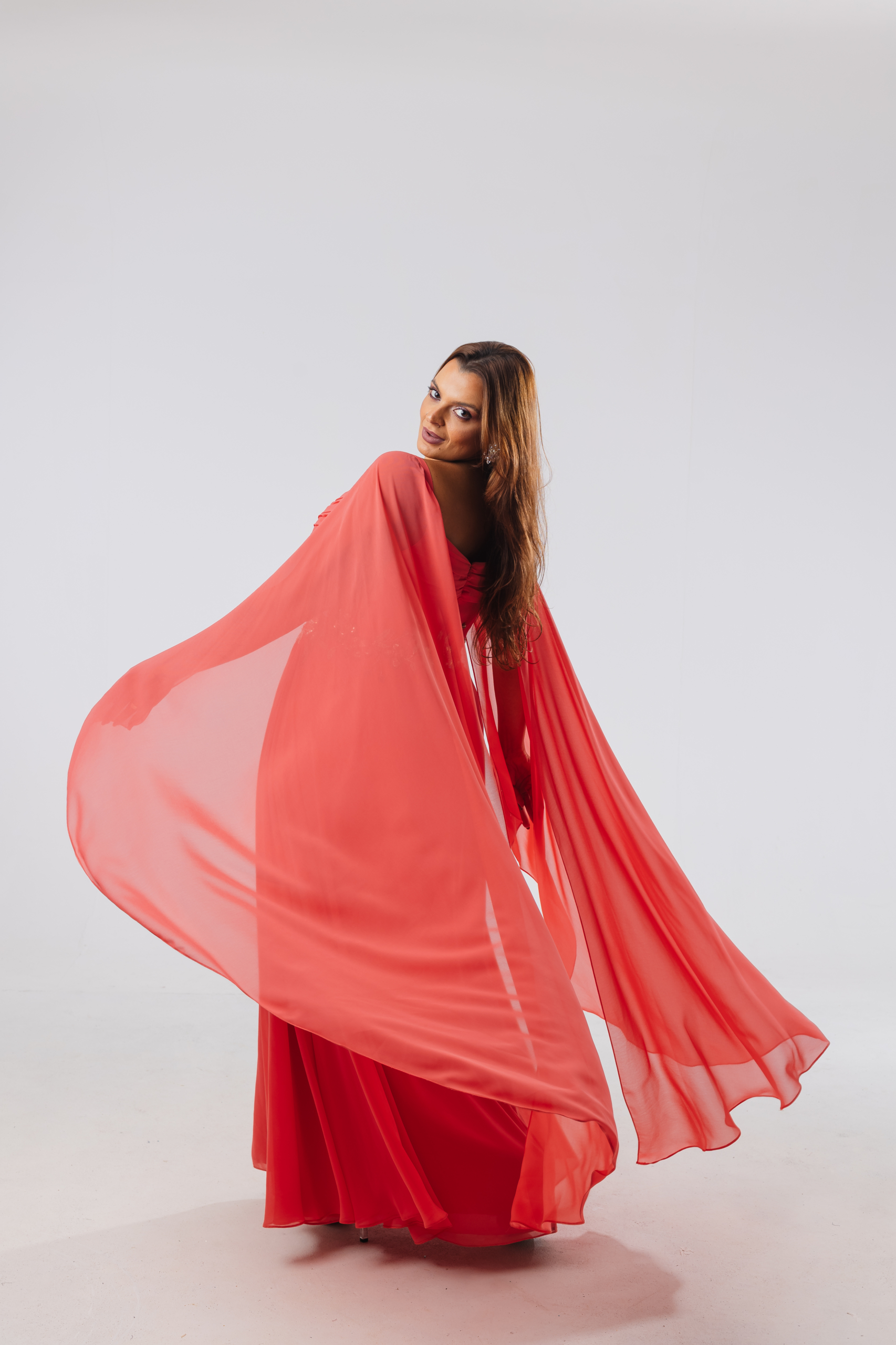 Longo Coral Alça Com Capa E Bojo Drapeado, Bordado Na Cintura - Imagem 3