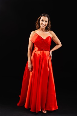 Longo Vermelho TQC Faixa Bordada No Busto Com Fenda