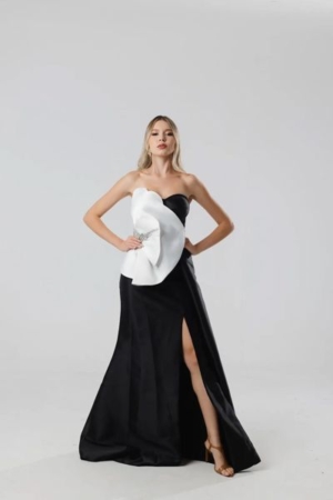 TQC Preto Aplicação De Flor Branca