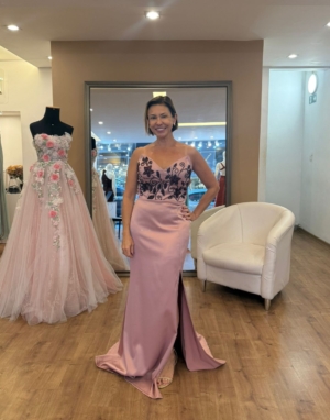 Longo TQC Rosa Escuro, Modelo Sereia, Fenda Com Bordado